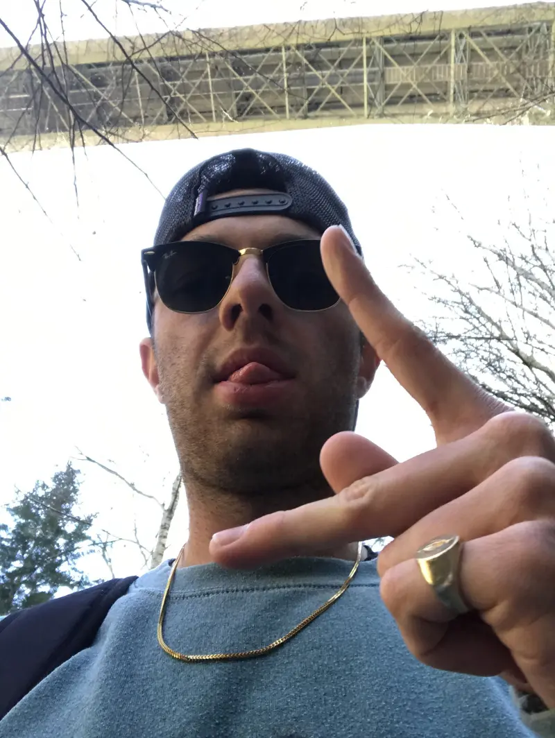 Zizi (18) male from CH - sexting partner