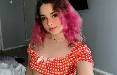 afoto (18) female from GB - sexting partner