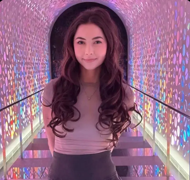 aghjnkg (18) female from US - sexting partner