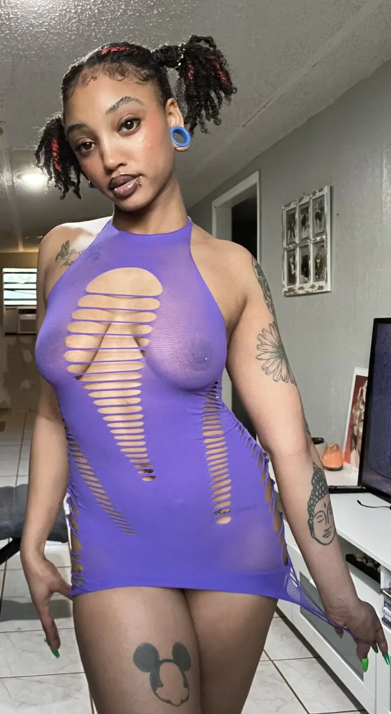 ainabella992 (18) female from US - sexting partner