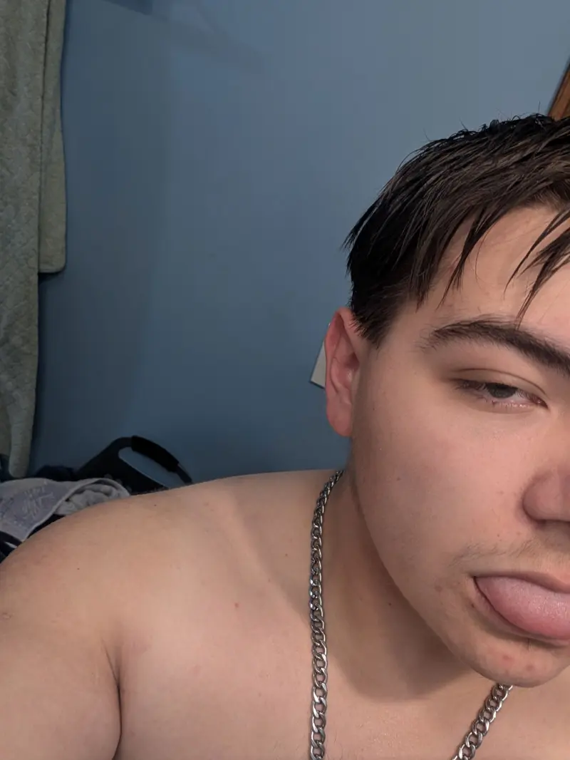 alessandromedrano34 (18) male from US - sexting partner