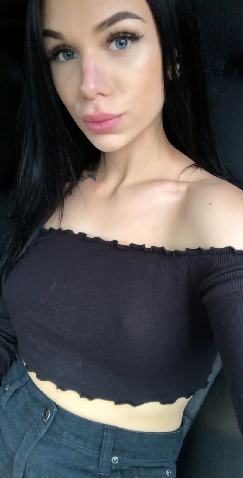 alvera952 (22) female from IE - sexting partner