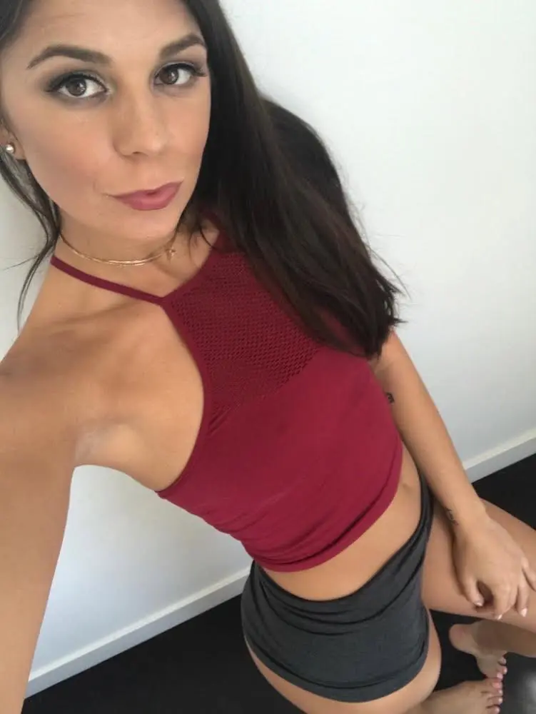 amylove (18) female from US - sexting partner