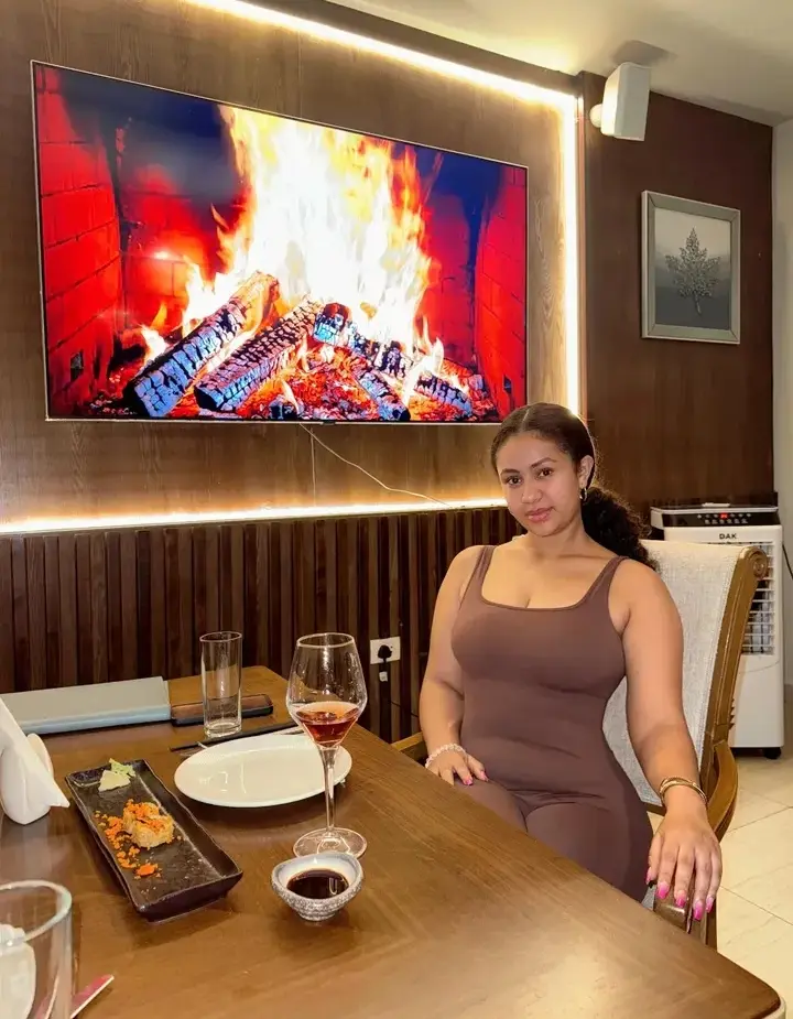 annwood00001 (27) female from US - sexting partner