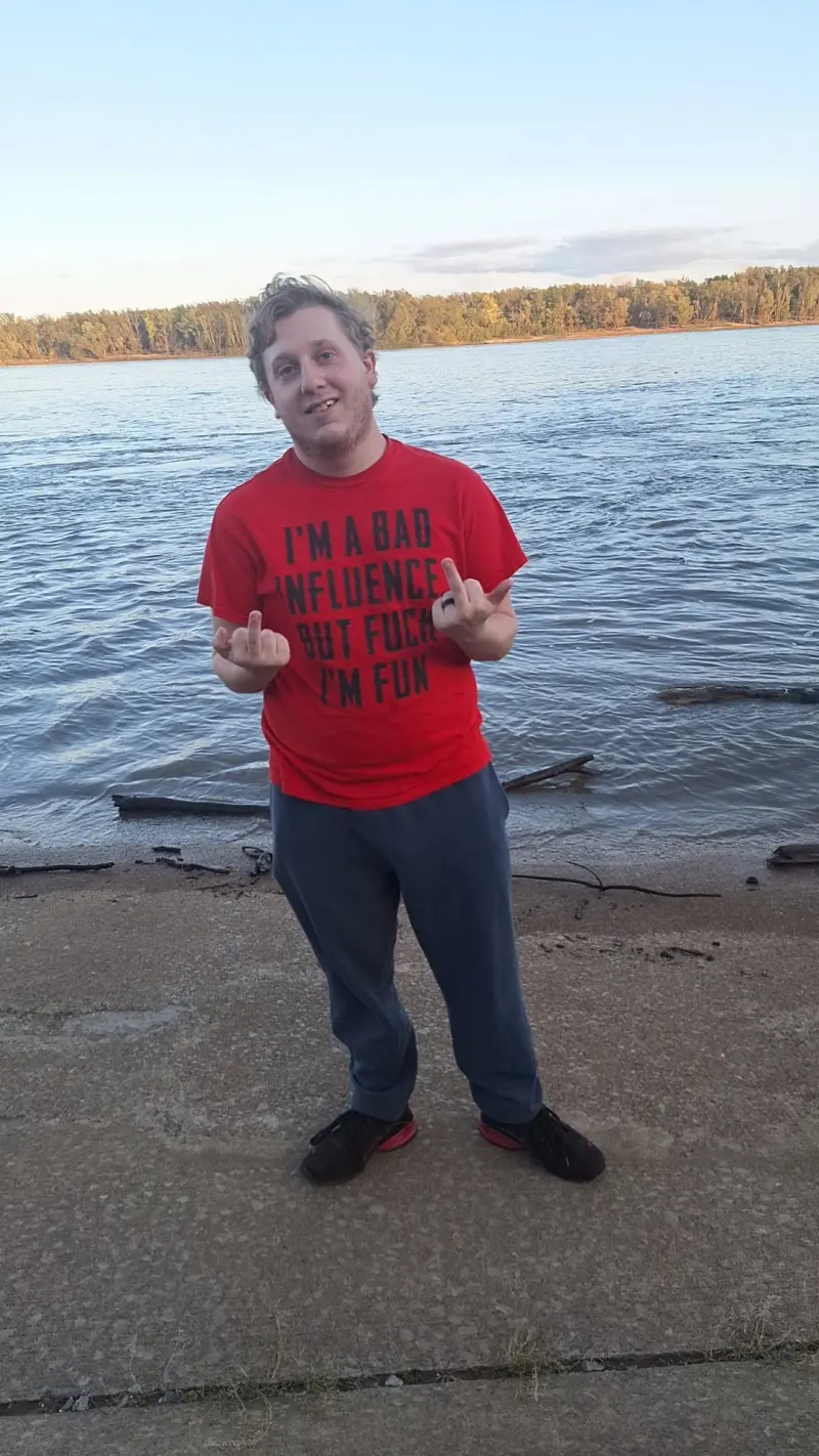 anthonybigham1 (18) male from US - sexting partner