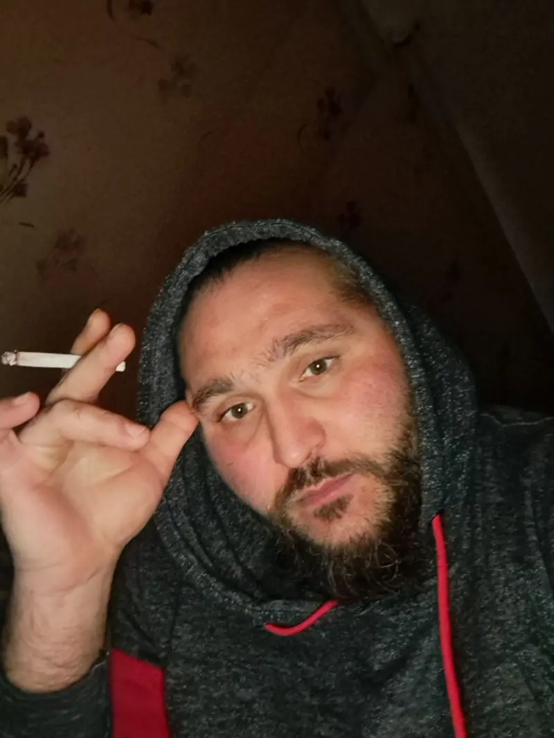 anton78806 (18) male from GR - sexting partner