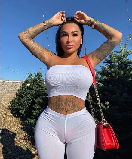 areyoudue (18) female from GB - sexting partner