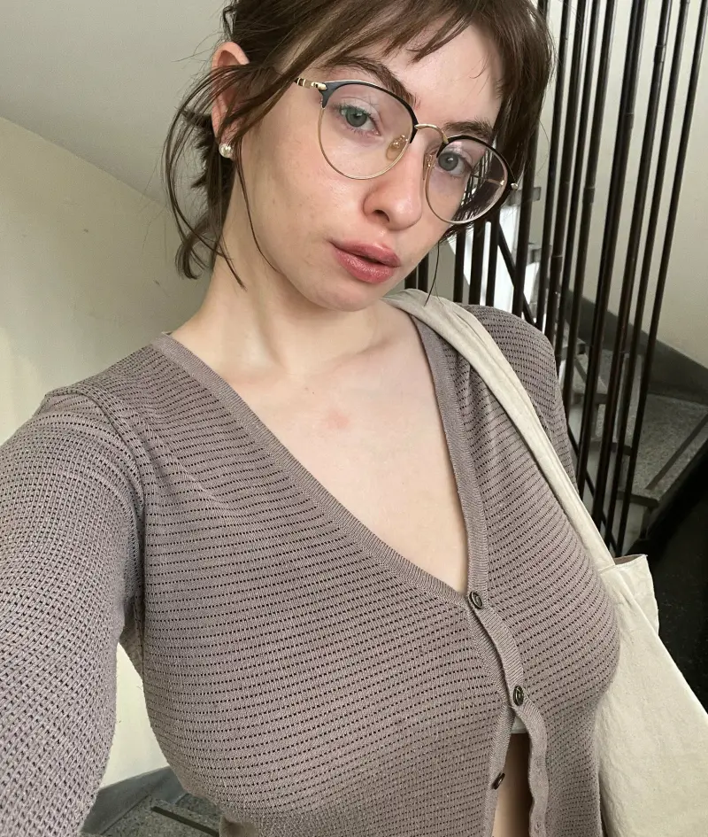 azwbssw (18) female from US - sexting partner