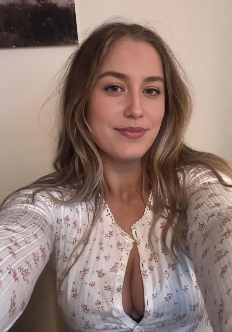 babohax835 (18) female from US - sexting partner