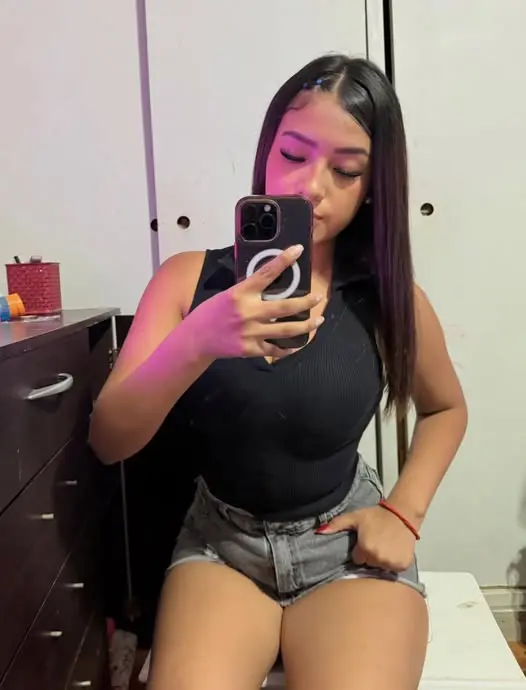 badifa8986 (18) female from AE - sexting partner