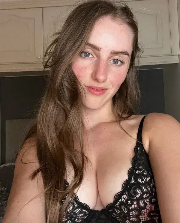 balotaby (18) female from US - sexting partner