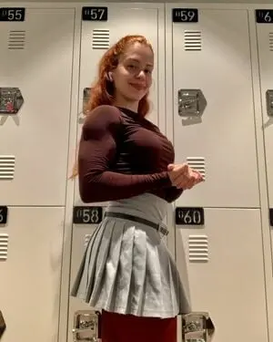 bamageh237 (18) female from DK - sexting partner