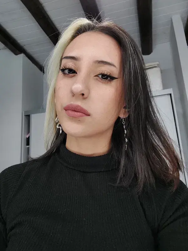 bamimir876 (21) female from BE - sexting partner