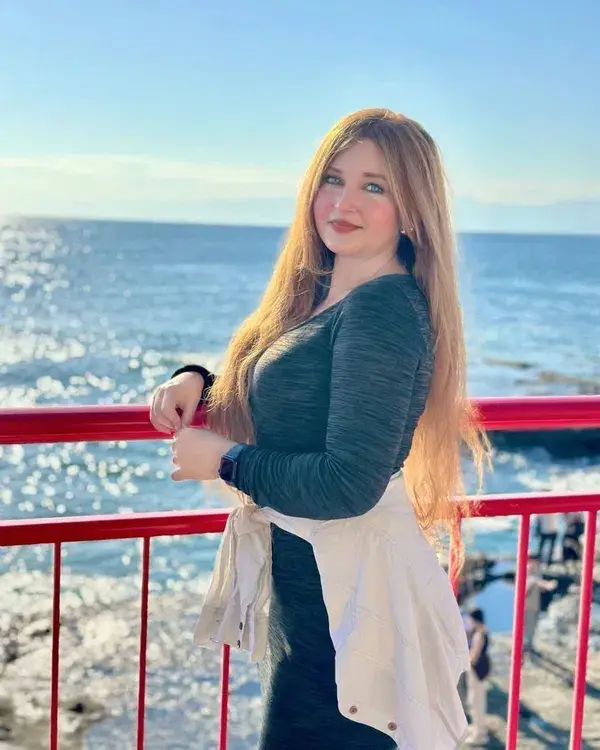 bamop27901 (18) female from US - sexting partner