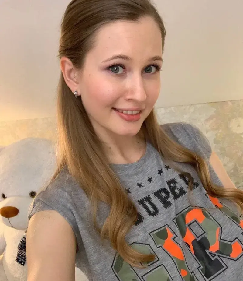 basemew731 (18) female from AT - sexting partner