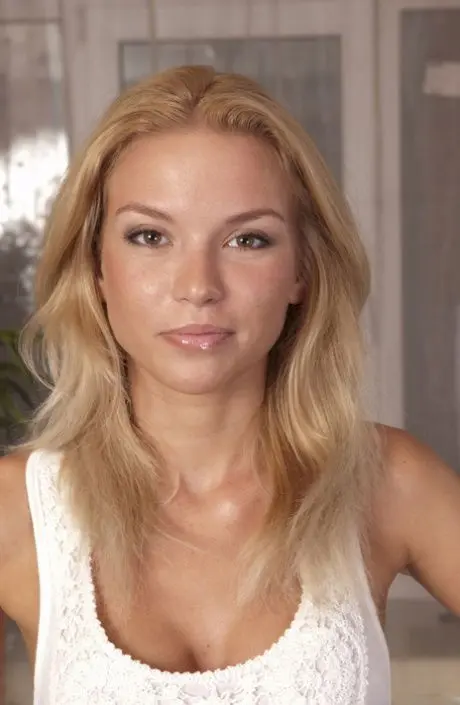 begafax549 (18) female from CA - sexting partner