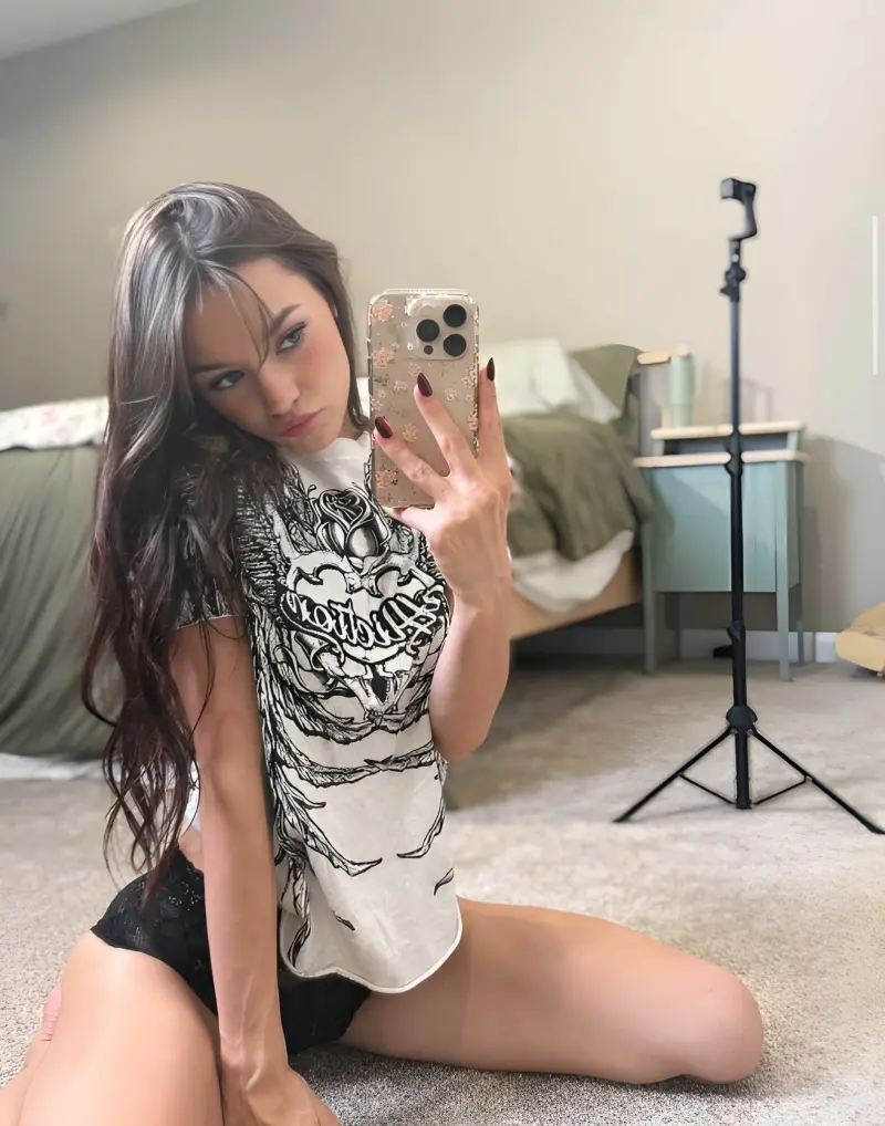 bekabi3649 (18) female from US - sexting partner