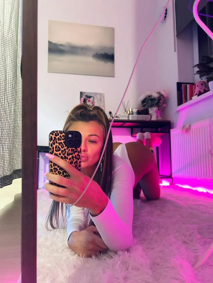 bemowol564 (18) female from US - sexting partner