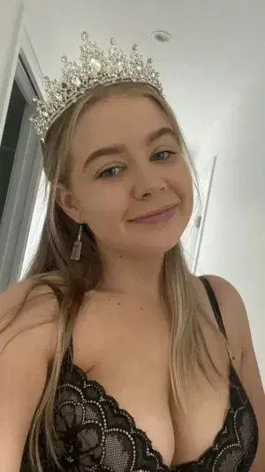 berace4311 (21) female from GB - sexting partner