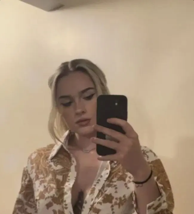 beroroio (18) female from US - sexting partner