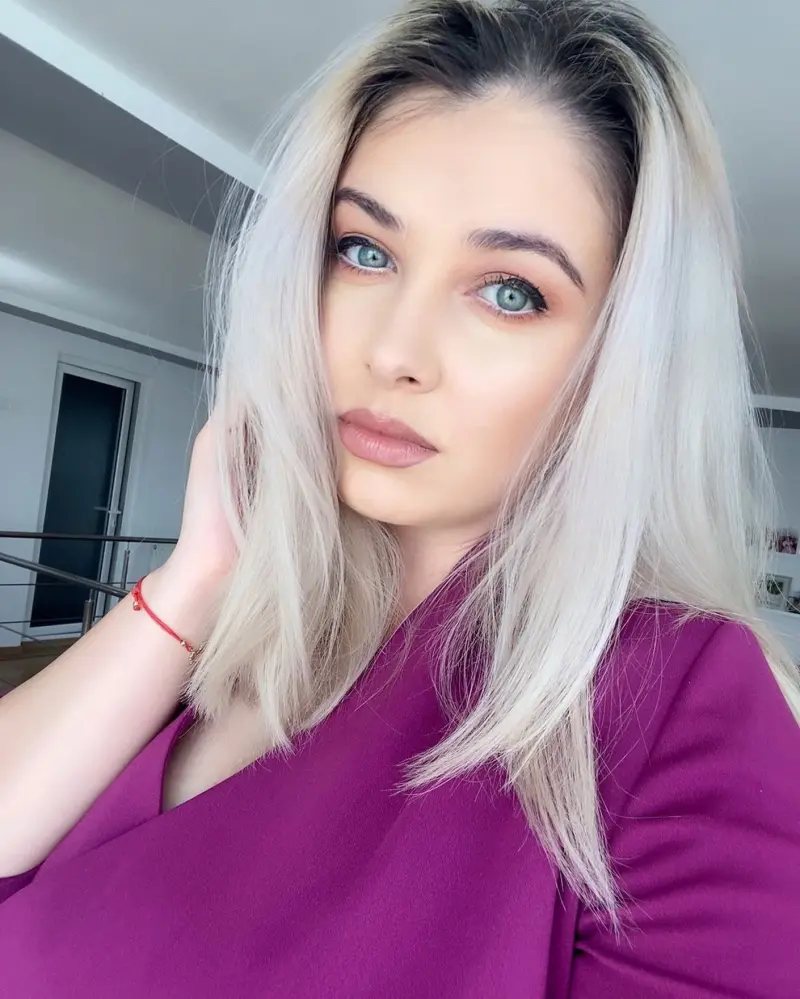 betec97480 (18) female from GB - sexting partner