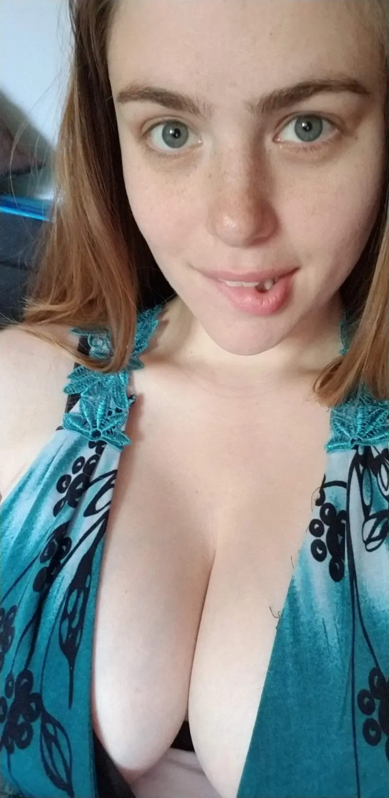 betedow446 (18) female from CA - sexting partner