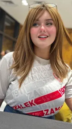 bivajet193 (23) female from IT - sexting partner