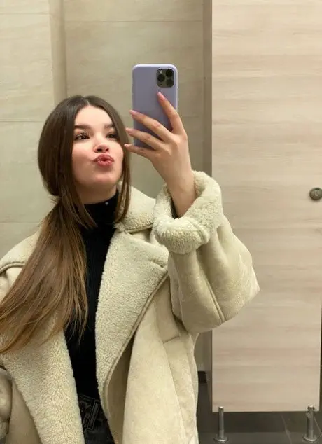 biyis69112 (18) female from US - sexting partner