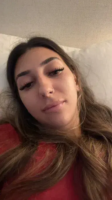 bocofos245 (23) female from US - sexting partner