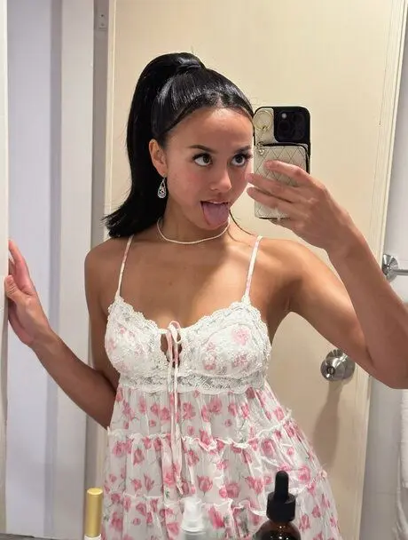 bogesov805 (18) female from DE - sexting partner