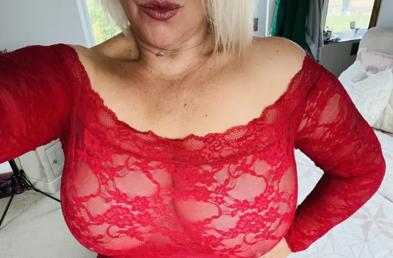 borav63480 (18) female from GB - sexting partner