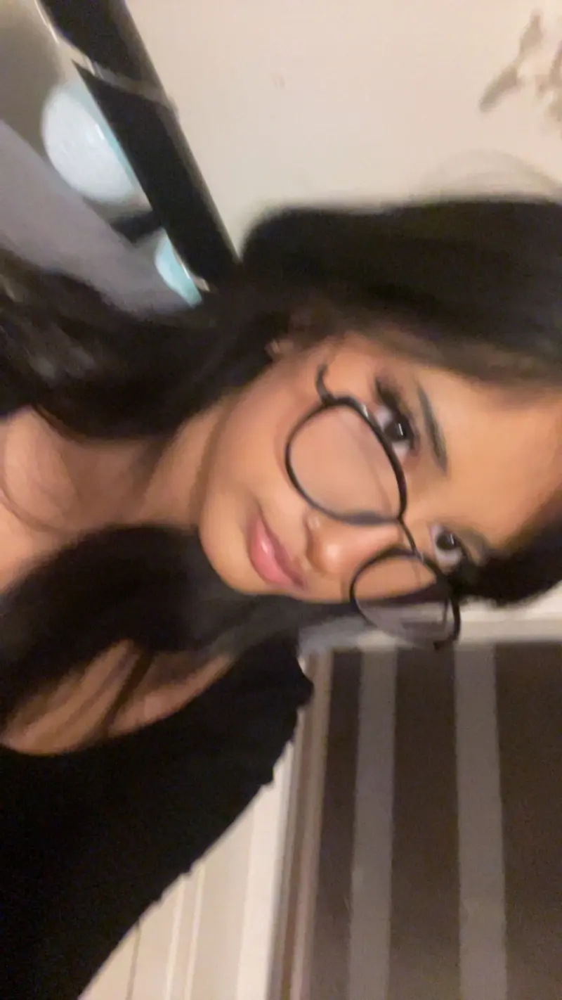 brownwright2524 (18) female from CA - sexting partner