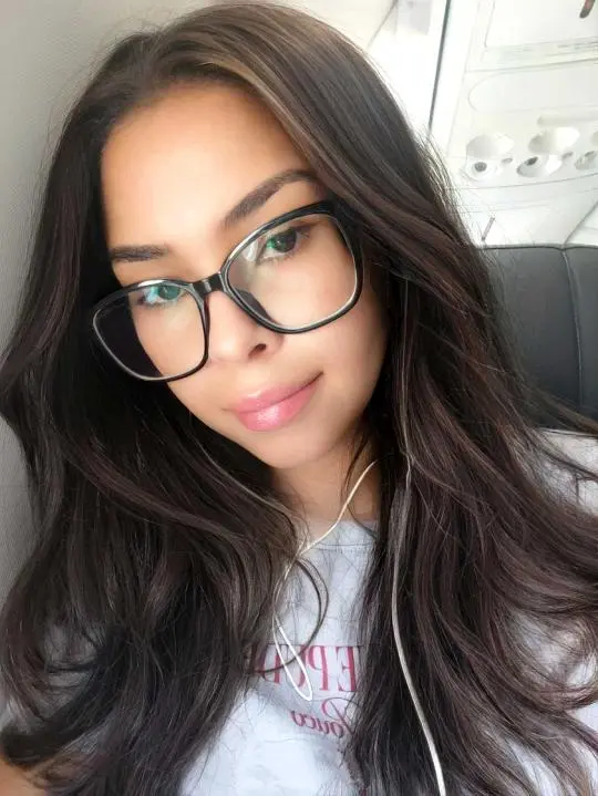 bycagiqi (18) female from GB - sexting partner