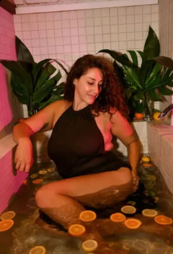 byvufyty (18) female from GB - sexting partner