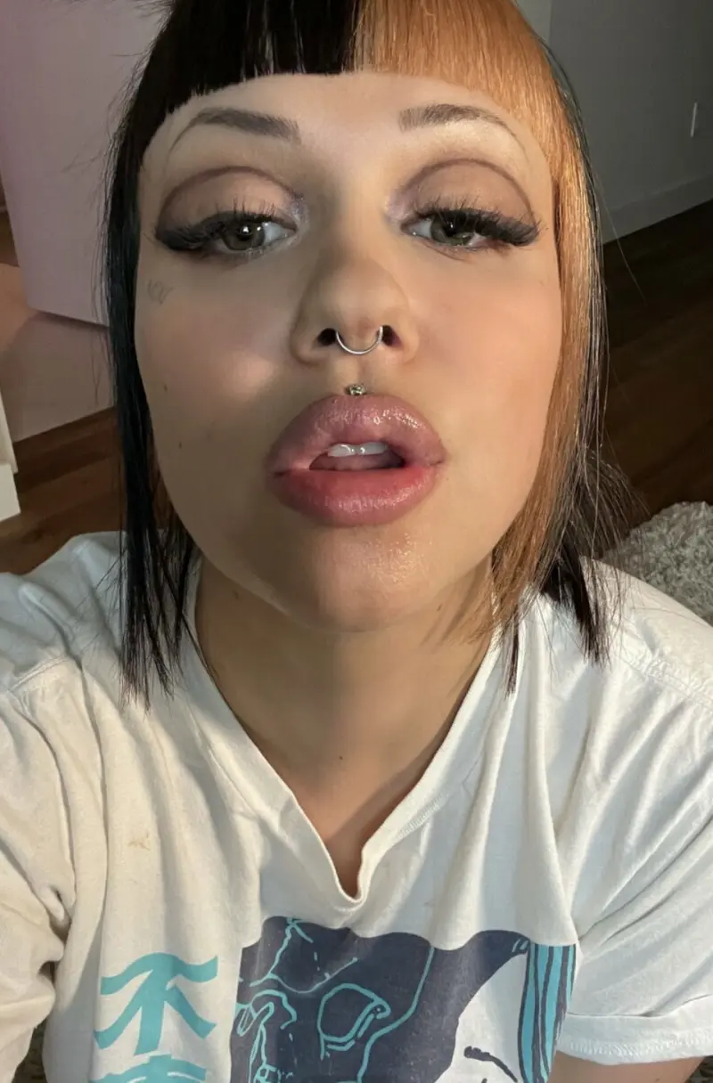 caceken351 (26) female from US - sexting partner