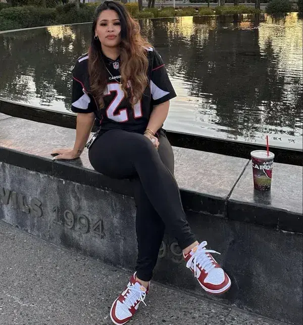 cajar66372 (18) female from GB - sexting partner