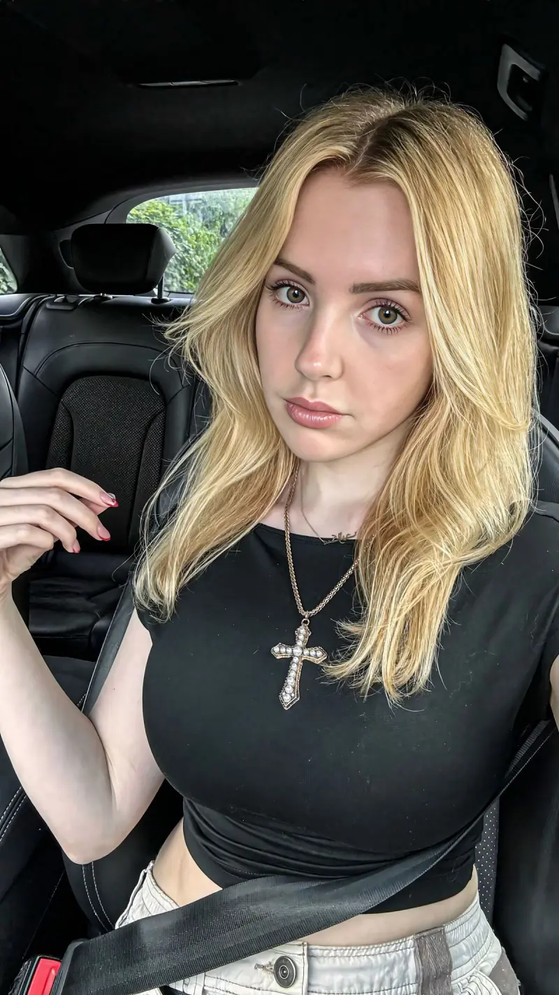 camipsa815 (18) female from GB - sexting partner