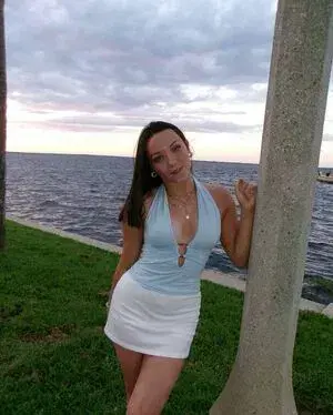 camom43488 (23) female from GB - sexting partner