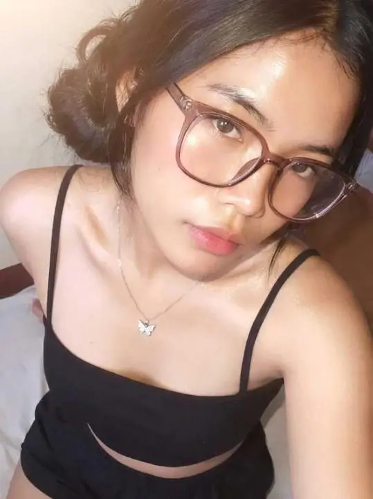 capobiki (18) female from GB - sexting partner