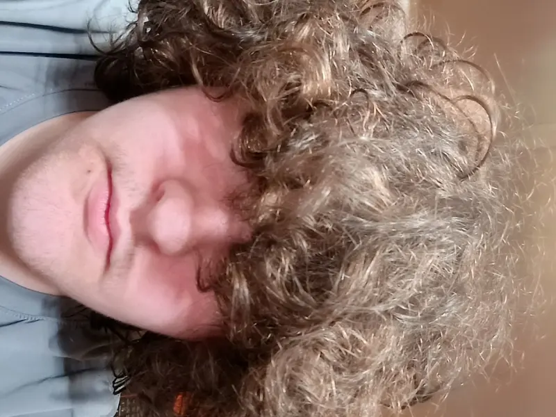 carsonkaleb988 (18) male from US - sexting partner