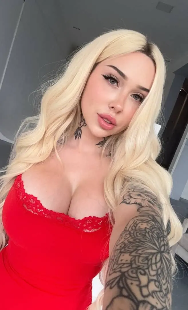 catrin_Barnett (18) female from US - sexting partner