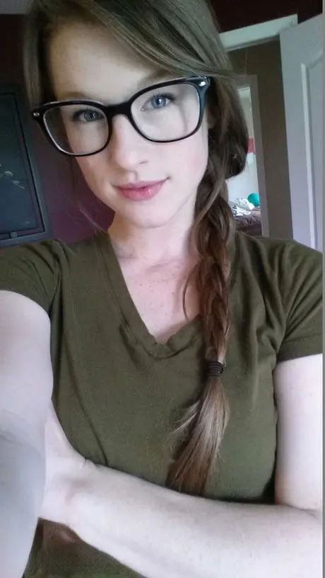 caxewed816 (18) female from CA - sexting partner