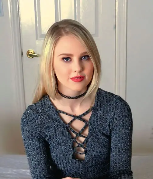 cejipad957 (18) female from GB - sexting partner