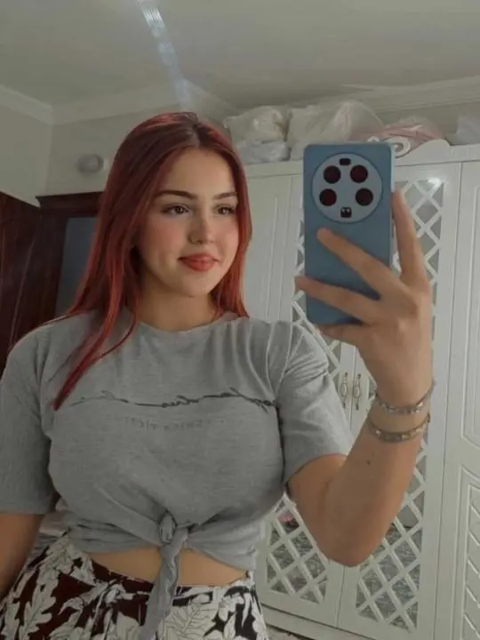 celebej405 (18) female from US - sexting partner