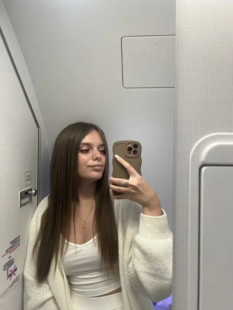 celifitu (18) female from US - sexting partner