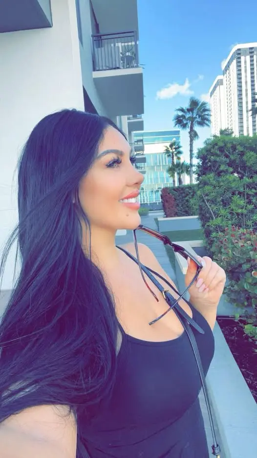 cepefi7729 (21) female from AE - sexting partner