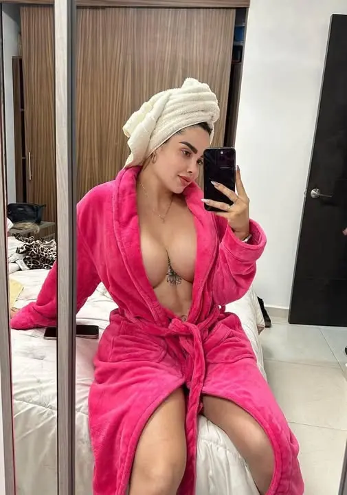 cesefok728 (18) female from CA - sexting partner