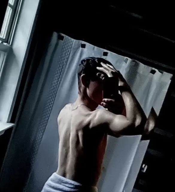 cfmoto455 (18) male from US - sexting partner