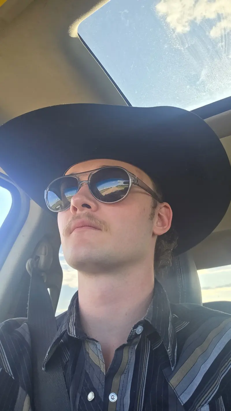 chance (18) male from CA - sexting partner