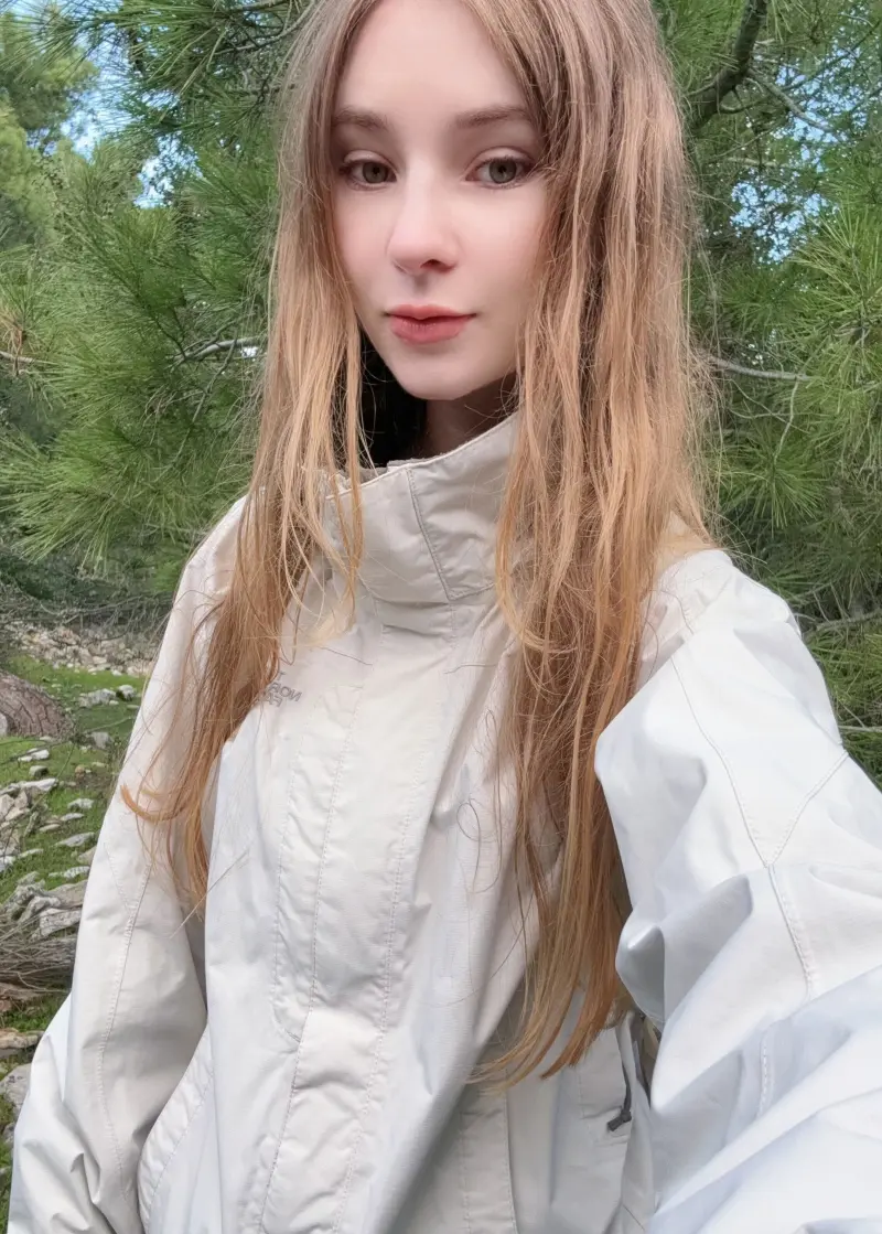 charlie22 (20) female from GB - sexting partner